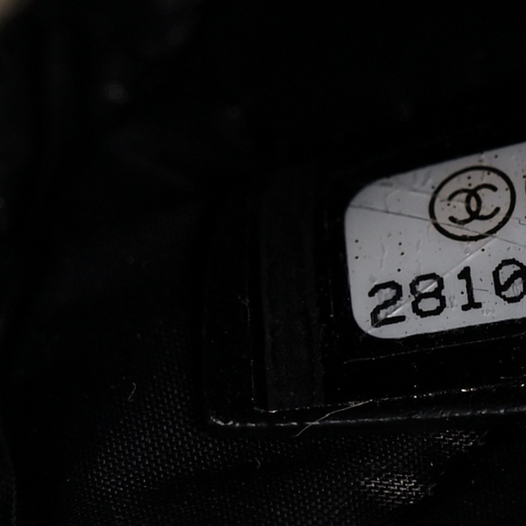 CHANEL  Lambskin Quilted Small Curvy Pouch Cosmetic Case Black - Picture 4 of 10